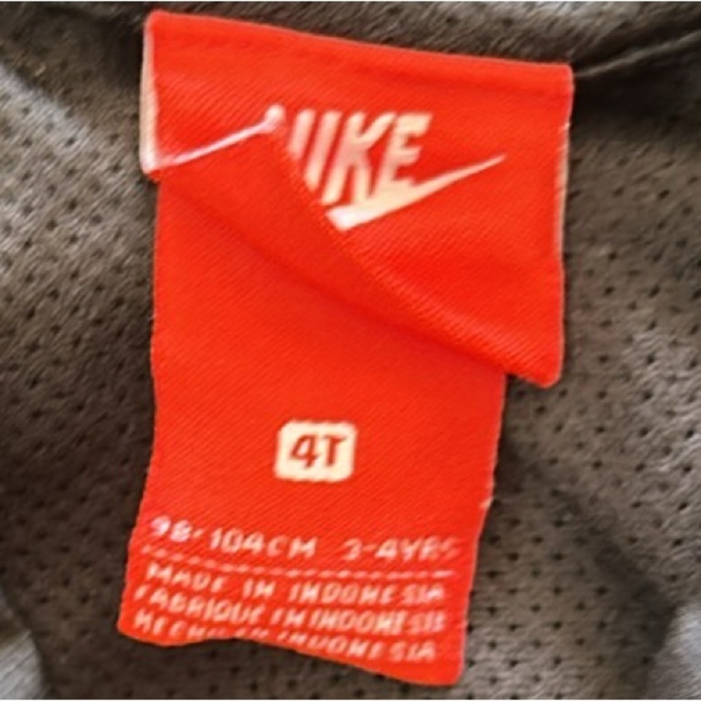 Nike Kids Black Hooded Jacket 4T zip up - Picture 4 of 7